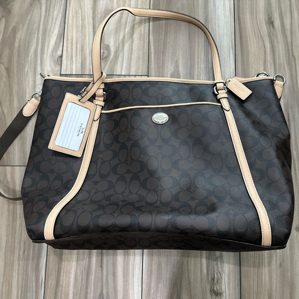 Coach Peyton Signature Pocket Tote